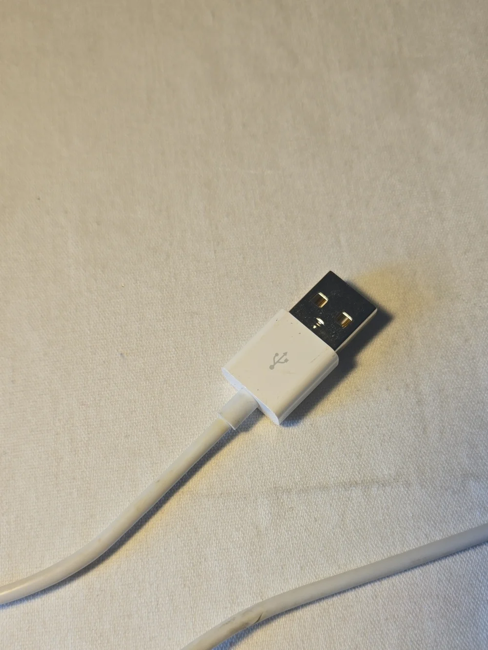 Apple White Wired USB Keyboard with Numeric Keypad